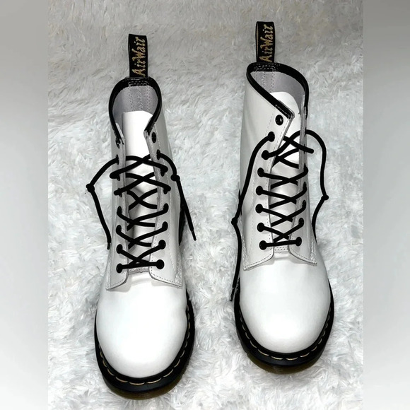 Dr. Martens | White Leather Lace Up Boots - Picture 4 of 12